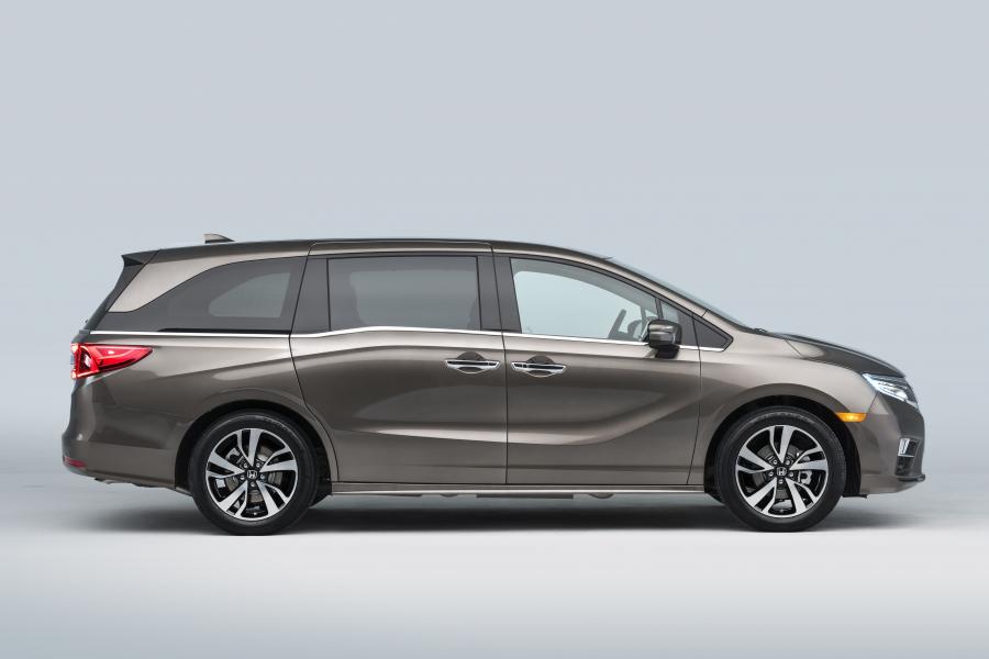  Honda Odyssey 2017 года  (фото 33 из 160)